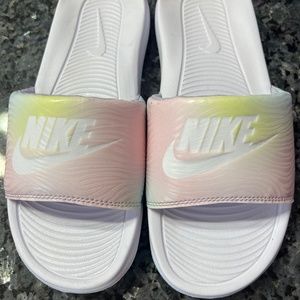 Nike Women Victori One Slide Print Pure Violet/White